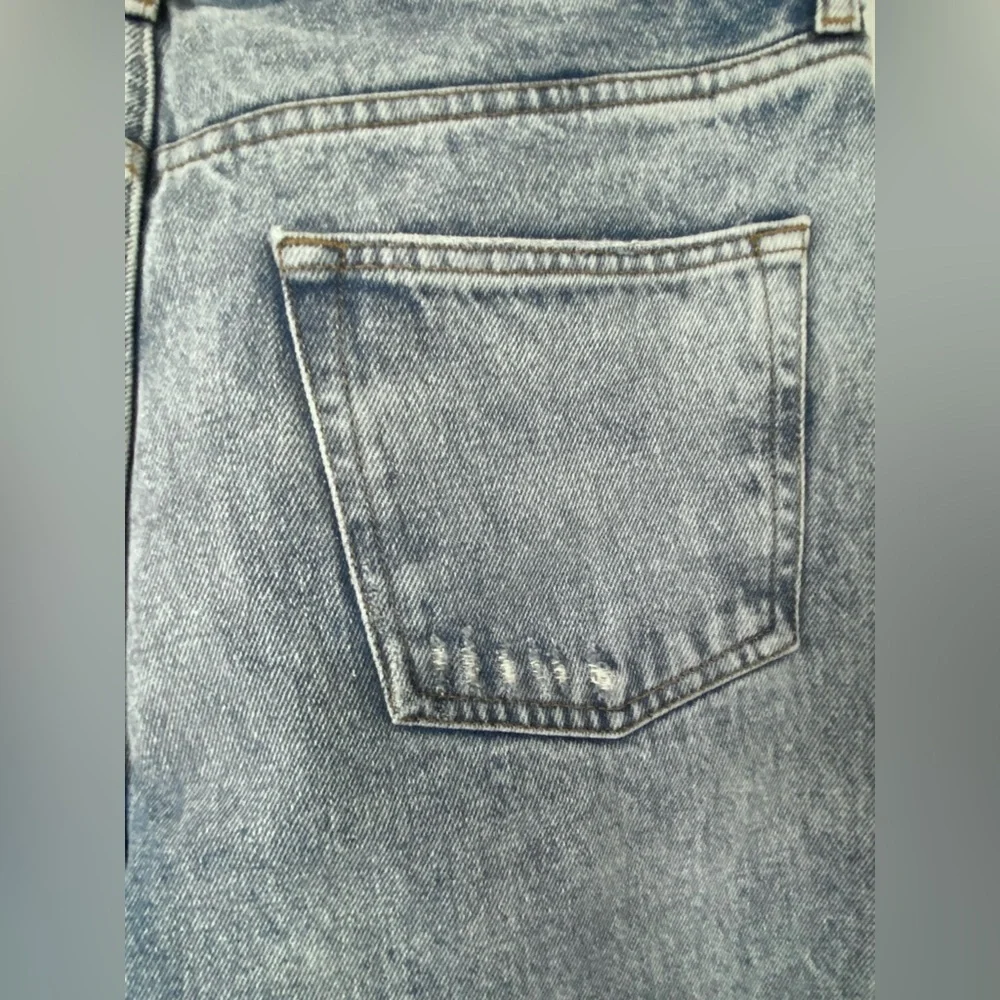 Betro Simone Women's Straight Leg Distressed Button Fly Jeans 30